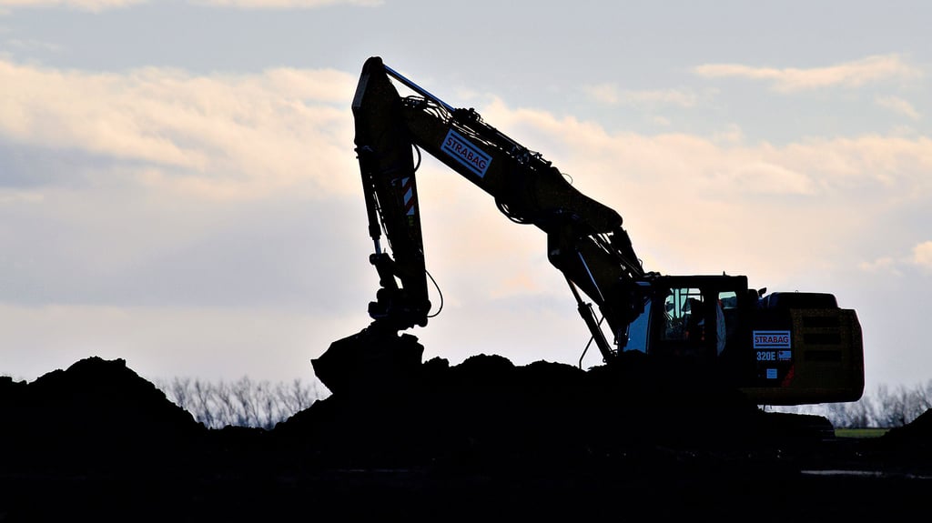 Feierabend – vorerst! Auf der Intel-Baustelle zwischen Magdeburg und dem Sülztal wird sich in den kommenden zwei Jahren nichts mehr bewegen. Und auf dem High-Tech-Park-Gelände?