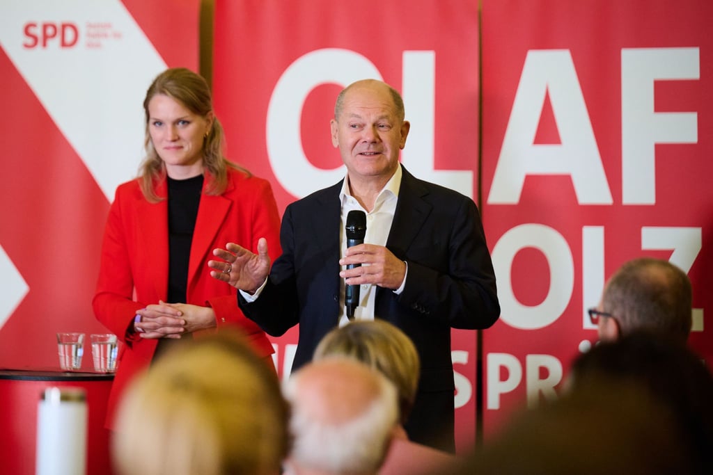 Äußert sich zur Frage von Waffenlieferungen an die Ukraine: Kanzler Olaf Scholz (SPD).