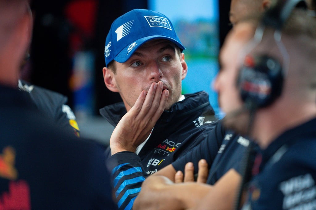Max Verstappen wird für ein Schimpfwort bestraft.