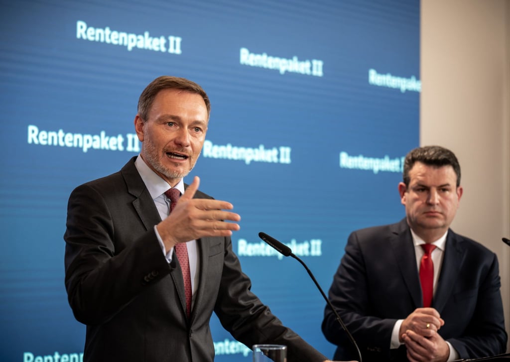 Finanzminister Lindner (l.) und Sozialminister Heil wollen die Altersvorsorge der Deutschen sichern.
