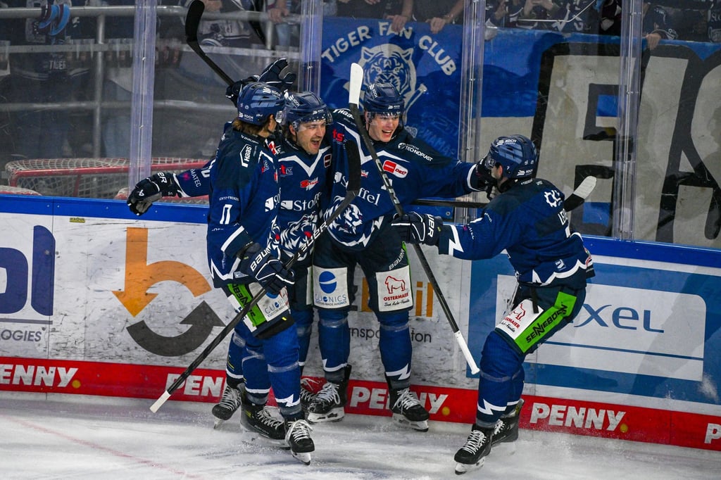 Die Straubing Tigers sind nach einem klaren Erfolg erster DEL-Tabellenführer.