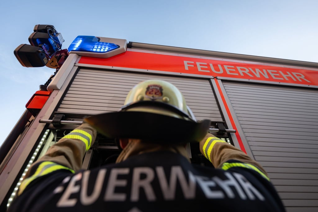 In Lingen gerät ein Wohnhaus in Brand - der Schaden ist sechsstellig. (Symbolbild)