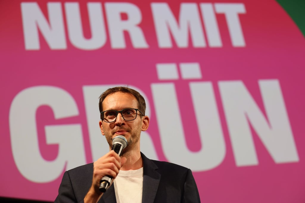 Enttäuscht, aber auch entschlossen: Brandenburgs Grünen-Spitzenkandidat Benjamin Raschke (Archivbild).