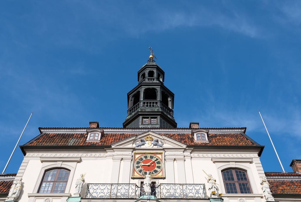 In Lüneburg wurde eine Christo-Ausstellung eröffnet.