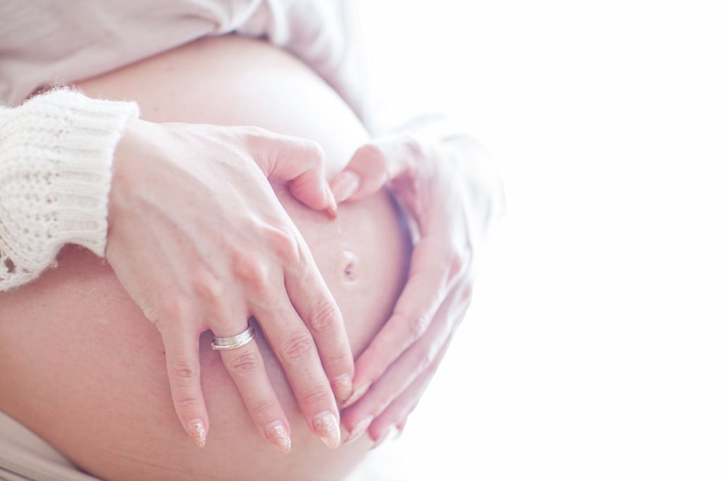 Belasten die Schwangere Sorgen und Ängste muss die Baby-Shower-Party nicht unbedingt ausfallen, aber die Freundinnen sollten sensibel darauf reagieren.