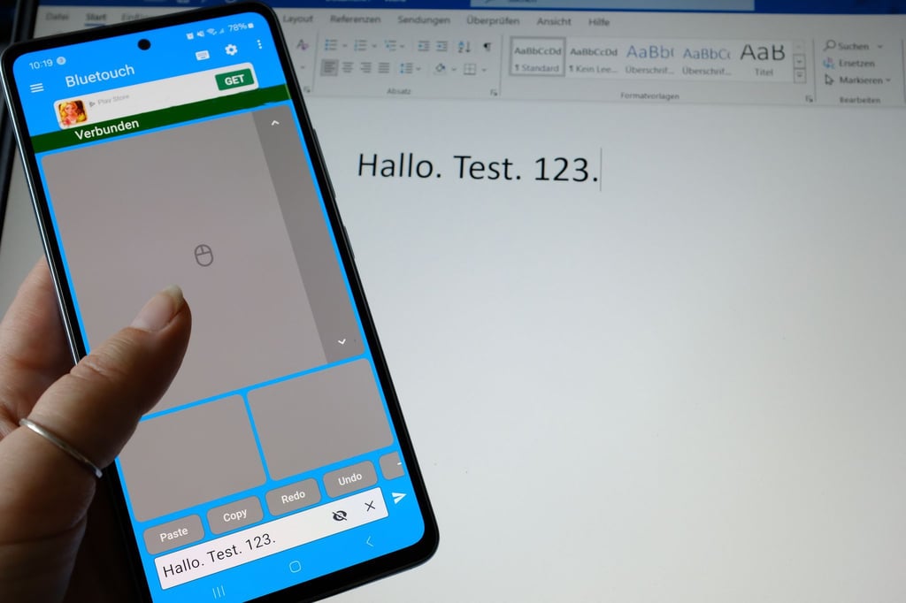 Mit der Bluetouch-App lässt sich das Smartphone als Maus und Tastatur für Tablets oder andere Geräte verwenden – ideal für alle, die unterwegs arbeiten und kein zusätzliches Zubehör mitnehmen möchten.