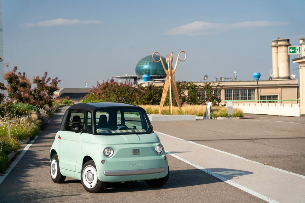 Elektrischer Winzling: Der Fiat Topolino gilt als Leichtkraftfahrzeug und darf von Gesetz wegen nicht schneller als 45 km/h fahren.