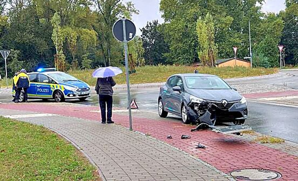 Die Polizei bei der Unfallaufnahme in der Wasserstadt.