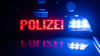 In Halberstadt hat ein Mann Polizisten mit Kot angegriffen, bespuckt und verletzt.