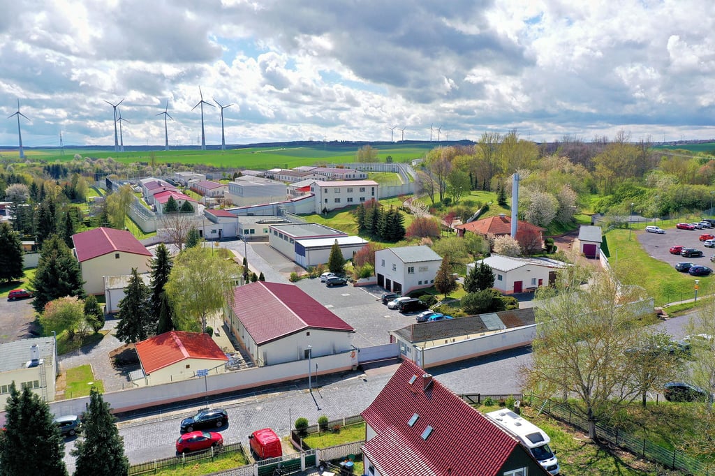 Symbolfoto - Blick auf das Gelände der JVA Volkstedt.