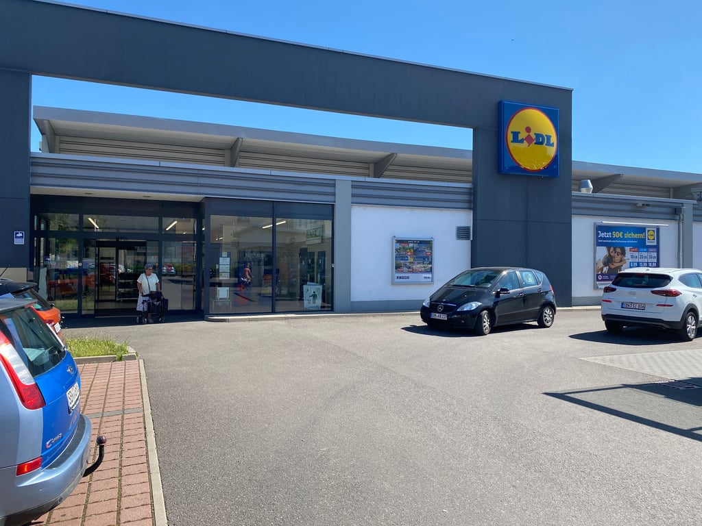 Einkaufen in Schönebeck Der LidlMarkt nach Modernisierung
