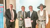 Goldener Meisterbrief für  Friseurmeister Gunter Danneberg aus Jessen (2.v.l.):  Es gratulieren  Jens Schumann von der Handwerkskammer Halle, Ministerpräsident Reiner Haseloff und Kreishandwerksmeister Enrico Reinecke (v.l.).