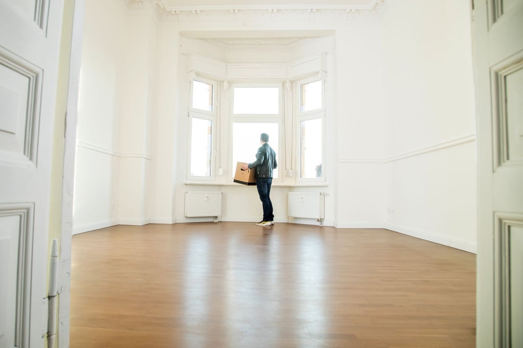 Wer eine Eigentumswohnung kaufen möchte, sollte vorab auch schon an die monatlich anfallenden Nebenkosten in Bezug auf das Gemeinschaftseigentum denken.