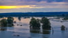 Das Oder-Hochwasser setzt große Teile der Landschaft unter Wasser wie hier im Landkreis Märkidch-Oderland nahe dem Ort Lebus.