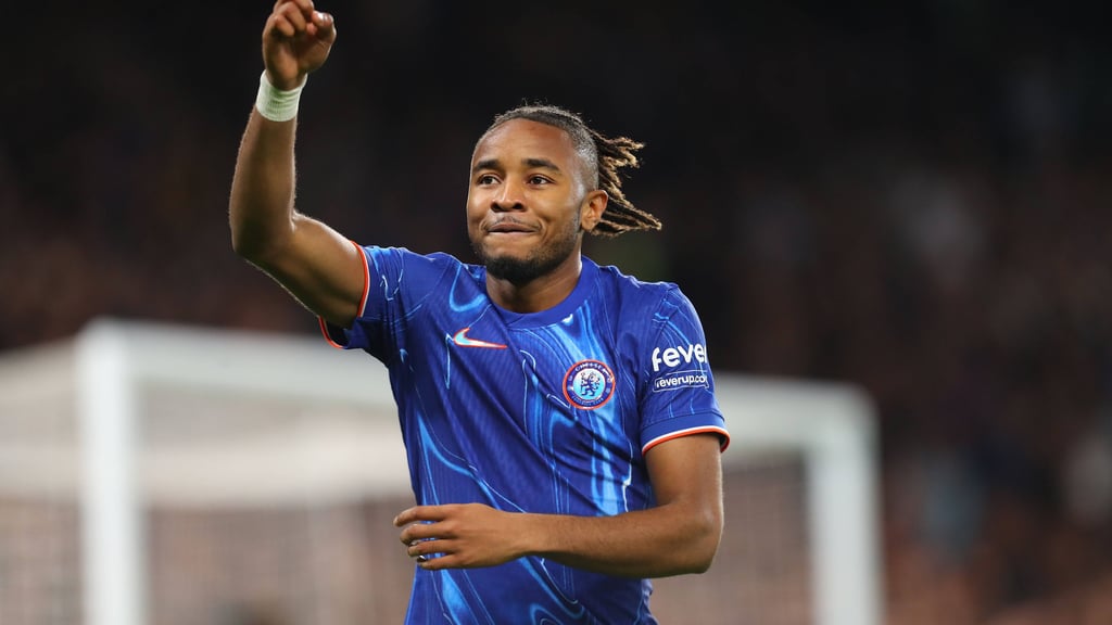 Christopher Nkunku zelebriert eins seiner Tore im Ligapokal.