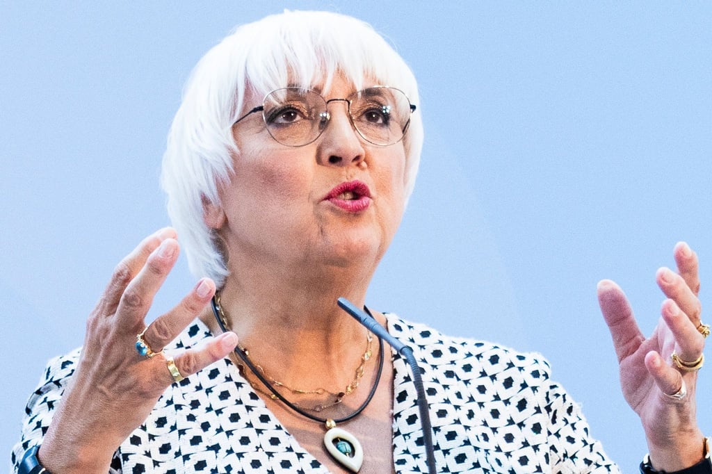 Roth steht wegen der geplanten Mittelkürzungen für die freie Kulturszene in der Kritik. (Archivbild)