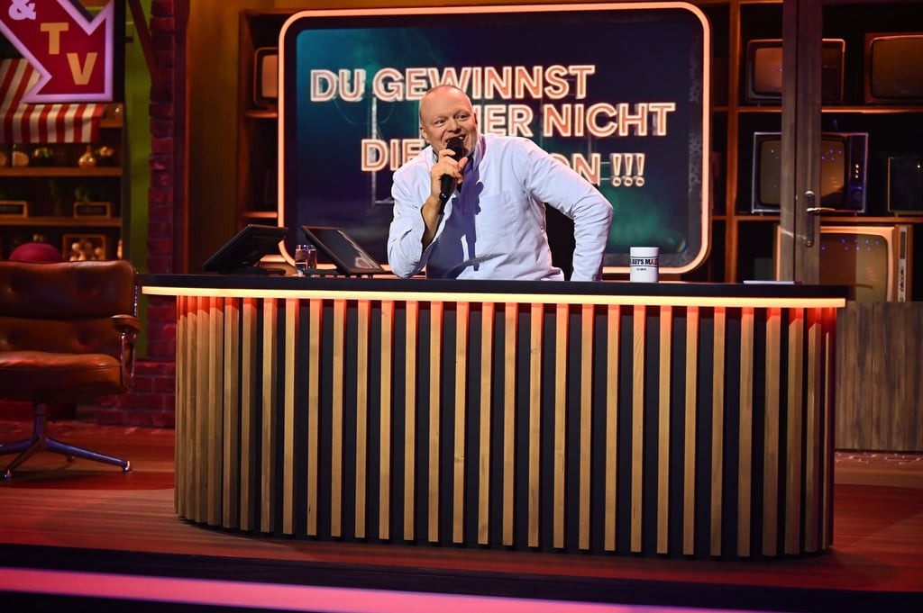 Stefan Raab stellte in der zweiten Folge seiner neuen Show die Rubrik "Raab sitzt" vor.