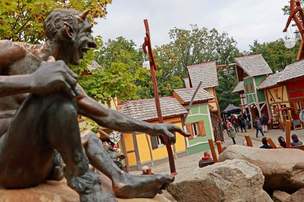 Eröffnung eines neuen Hexendorfes auf dem Hexentanzplatz im Harz.