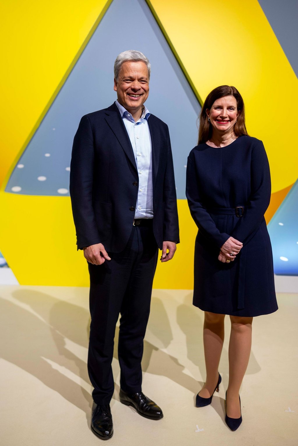 Manfred Knof, Vorstandsvorsitzender der Commerzbank, tritt zum Monatsende ab - Finanzchefin Bettina Orlopp übernimmt (Archivbild).