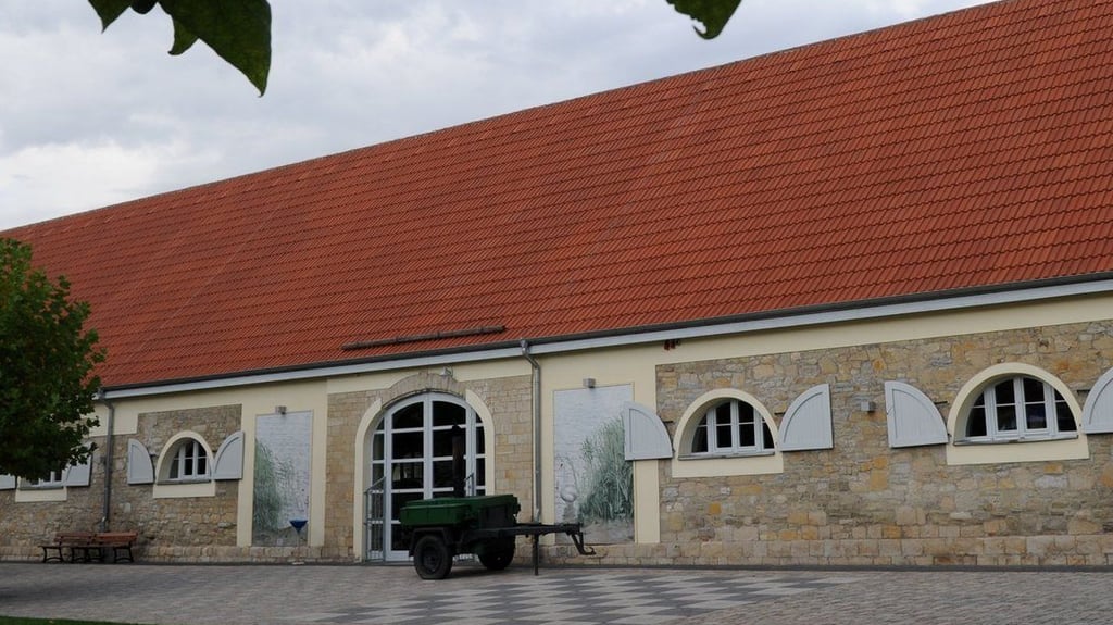Der Gemeinderat hat sich in der Festscheune in Röblingen getroffen.