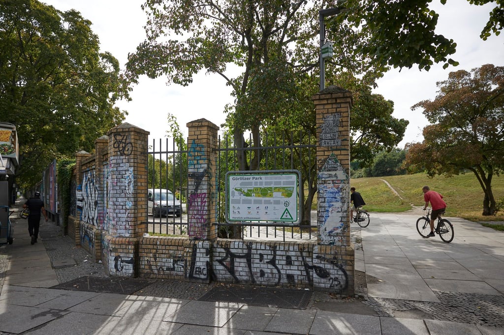 Der Bezirk Friedrichshain-Kreuzberg wehrt sich erfolglos vor Gericht gegen den geplanten Zaunbau am Görlitzer Park. (Archivbild)