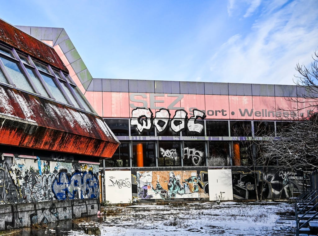 Das Land Berlin will das frühere Sport- und Erholungszentrum (SEZ) mithilfe eines Gerichtsvollziehers zwangsräumen lassen. (Archivbild)