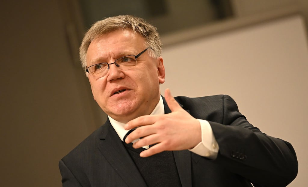 Landeswahlleiter Stephan Bröchler drängt darauf, die Reform der Wahlorganisation in Berlin weiter voranzutreiben. (Archivfoto)