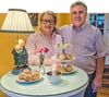 Doreen und Stefan Quisdorf betreiben seit fast 14 Jahren das Landhotel Zum Pottkuchen in Kalbe. Seit vergangenem Sonntag können nicht nur die Hotelgäste das Sonntagsfrühstück samt dem hauseigenen Pottkuchen genießen. 