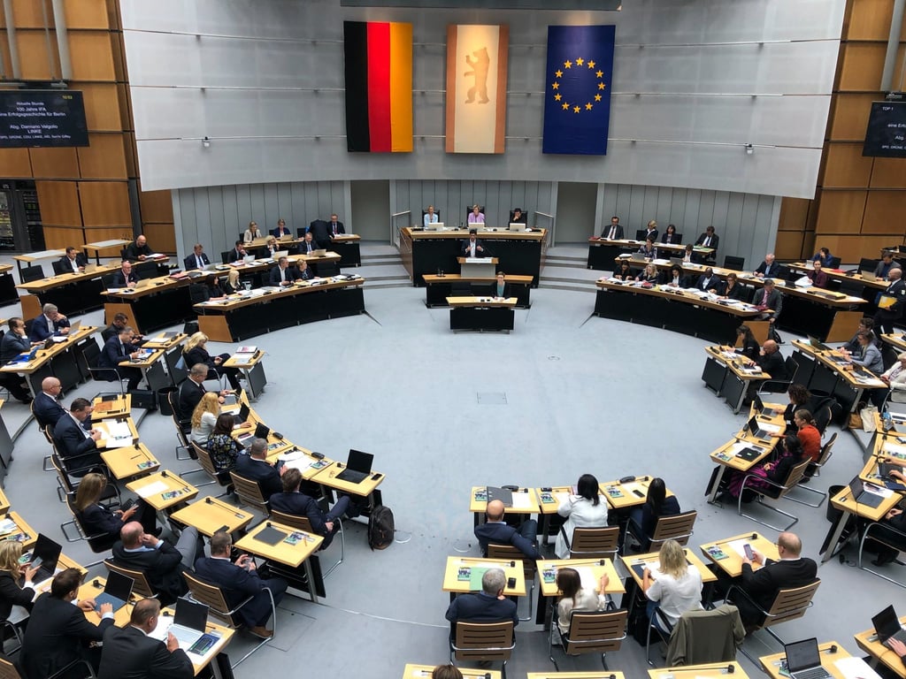 Verdi und GEW fordern schon länger verbindliche Regelungen zur Entlastung der Beschäftigten an den städtischen Kitas. (Archivbild)