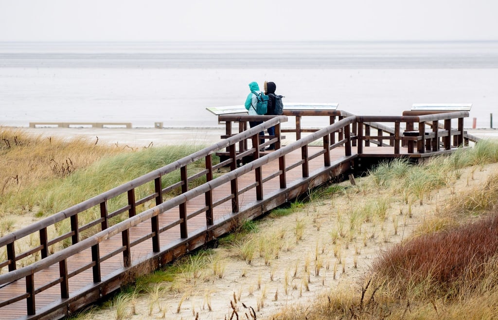 Barrierefrei zu reisen ist für Nordseeurlauber einer Umfrage zufolge ein wichtiges Buchungskriterium. (Archivbild)
