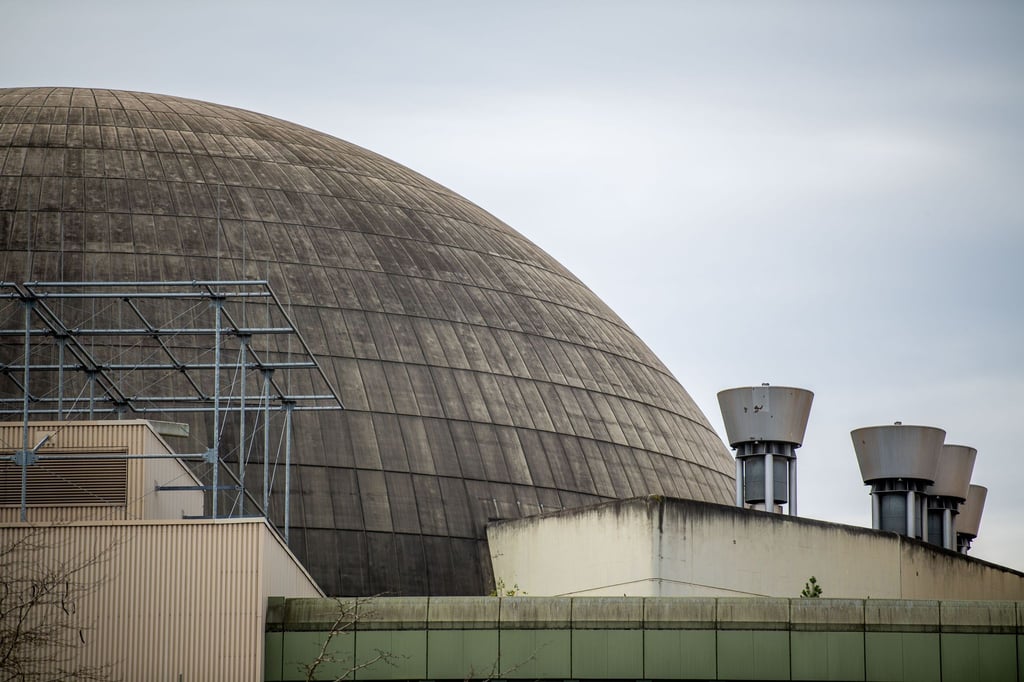 Das im vergangenen Jahr abgeschaltete Kernkraftwerk im Emsland darf nun zurückgebaut werden. (Archivfoto)