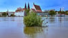 Das Wasser der Oder steht noch sehr hoch in Frankfurt.