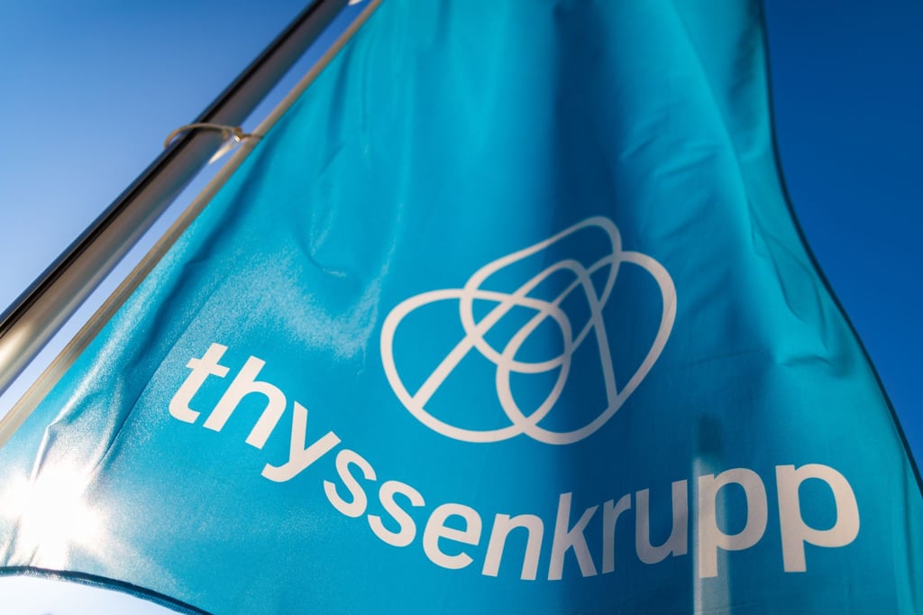 Thyssenkrupp baut in Bremen Hunderte Arbeitsplätze ab. (Archivbild)