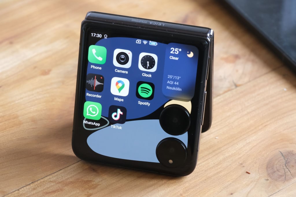 Mit 4 Zoll großem Außendisplay: Das Mix Flip ist Xiaomis erstes Klapp-Smartphone.
