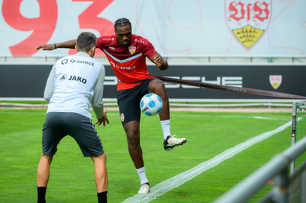 Beim Trainingsauftakt im Juli war noch alles gut: Jetzt hat sich Dan-Axel Zagadou wieder schwer am Knie verletzt.