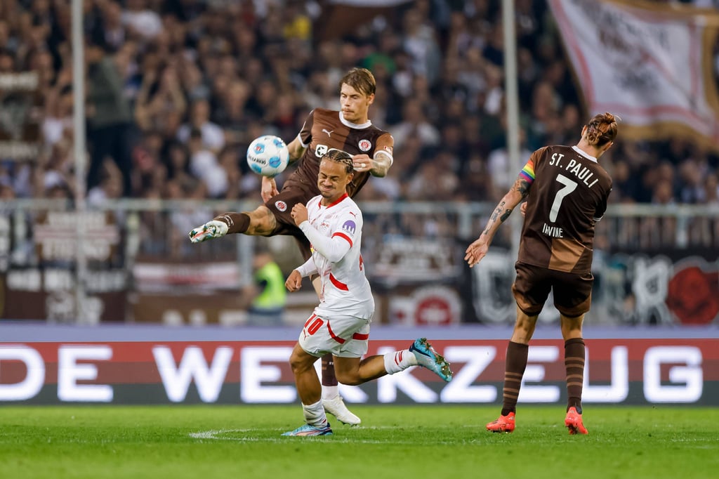 RB-Profi Xavi gegen den FC St. Pauli in Bedrängnis