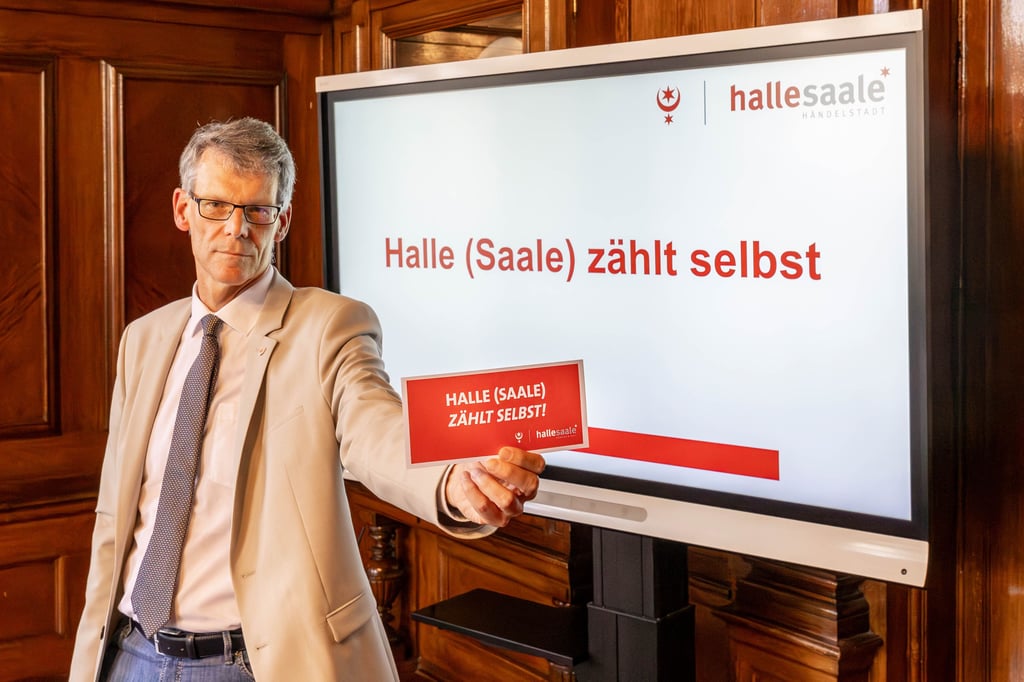 Halles Bürgermeister Egbert Geier (SPD) gab sich am Anfang der Aktion kämpferisch.