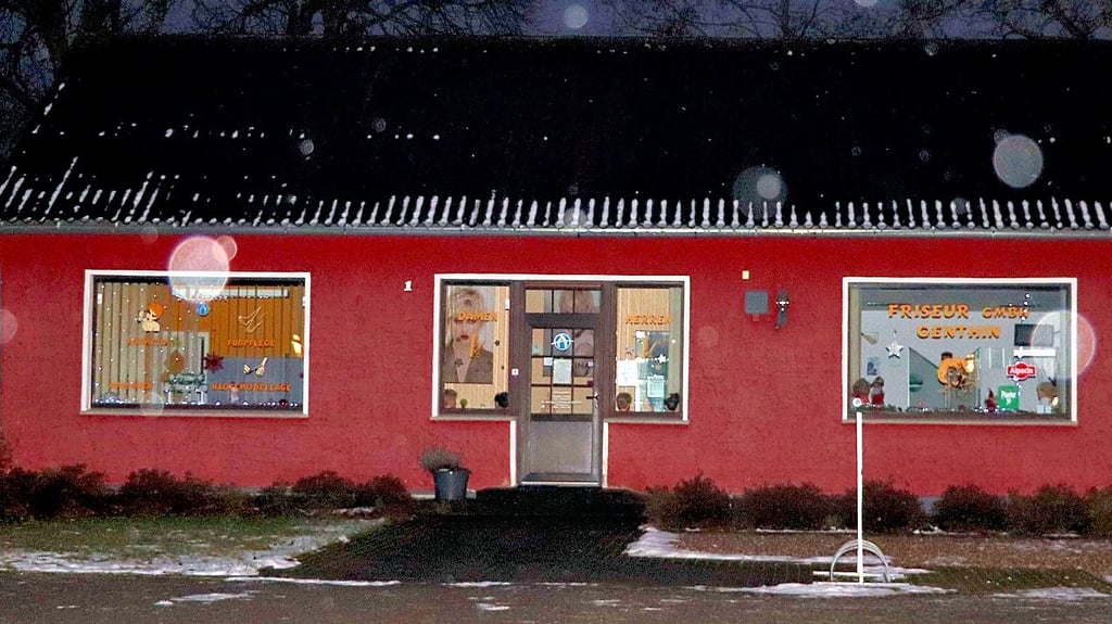 Der ehemalige Friseur, direkt neben der Sporthalle Güsen gelegen, soll zum neuen Dorfgemeinschaftshaus umgebaut werden.
