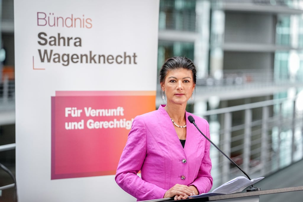 Parteigründerin Wagenknecht will die Gespräche des BSW zu möglichen Regierungsbeteiligungen in Thüringen, Sachsen und Brandenburg eng koordinieren. Sie kam auch bereits zum Gespräch mit dem brandenburgischen SPD-Ministerpräsidenten Woidke zusammen.