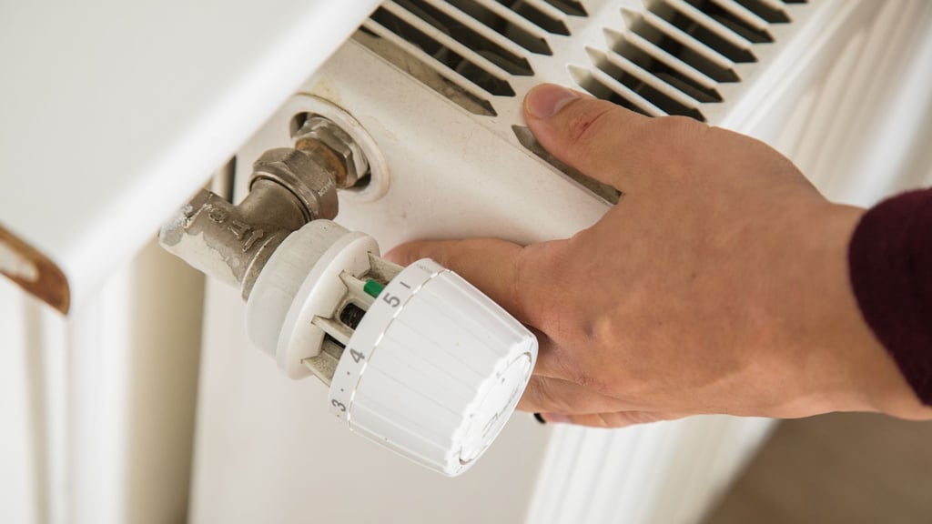 Bleibt die Heizung kalt? Der Grund könnte ein zu niedriger Wasserdruck sein.