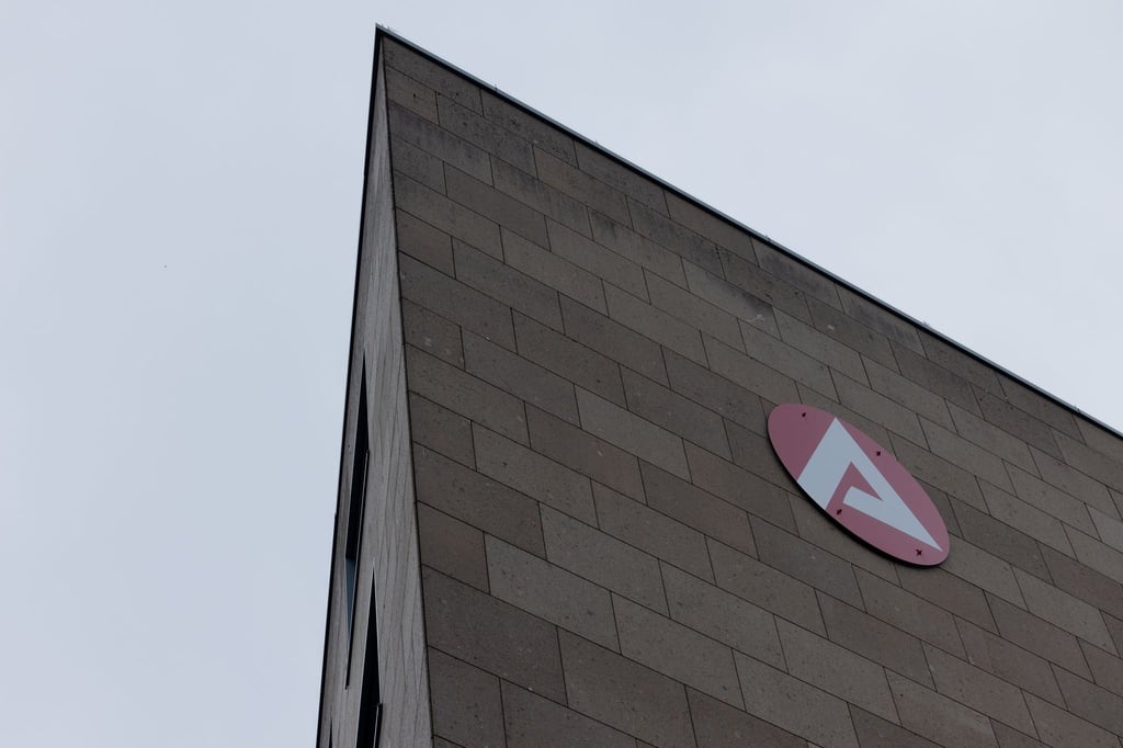 Die Arbeitslosigkeit ist im September gegenüber August leicht gesunken. (Archivbild)