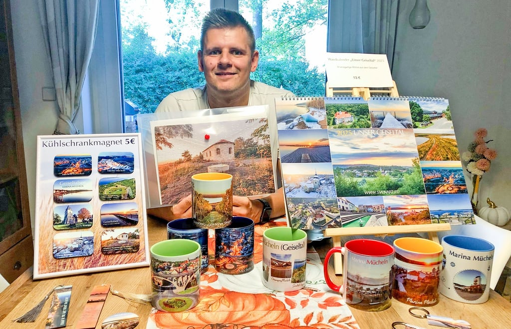 Hobbyfotograf Sven Runkel aus Krumpa zeigt seine Souvenirs aus dem Geiseltal.