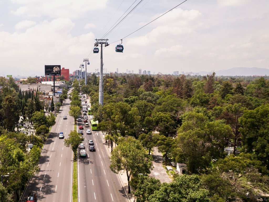 Schneller und höher unterwegs: Die neue Seilbahn Cablebús Línea 3 in Mexiko-Stadt bietet beeindruckende Ausblicke und soll jährlich 12 Millionen Passagiere transportieren.