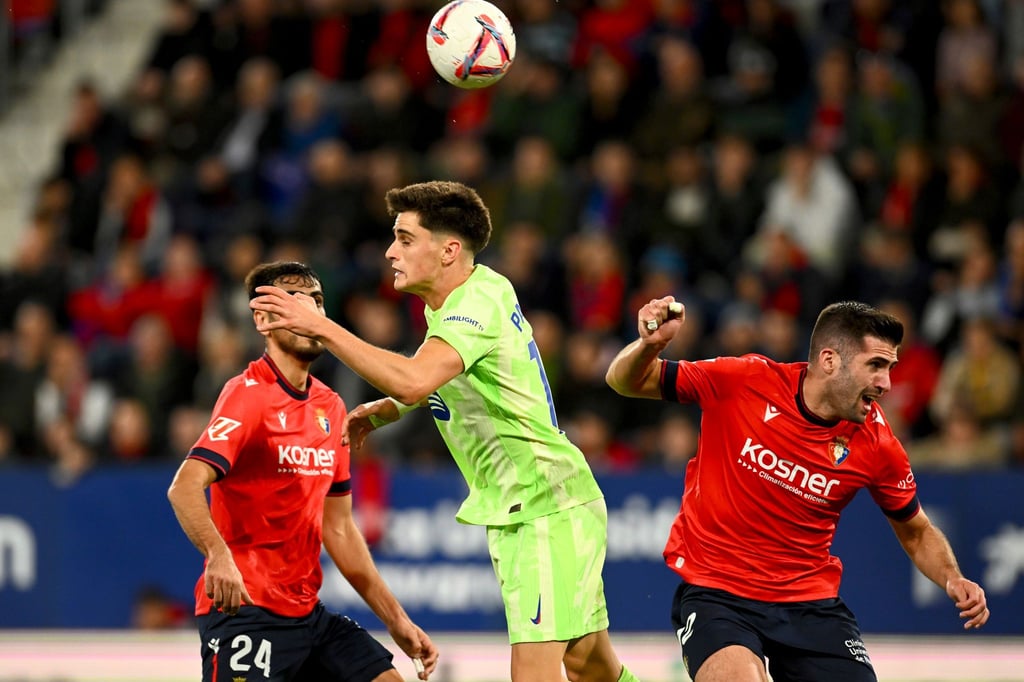 Der FC Barcelona mit Pau Victor (M) hat den Startrekord in der Primera Division verpasst.