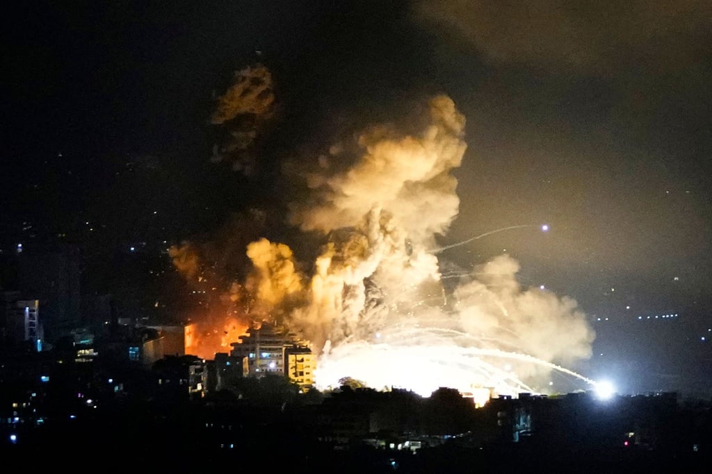 Israel setzt seine massiven Angriffe im Raum Beirut fort.