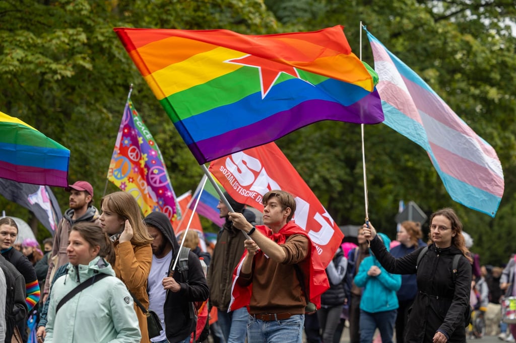 Hunderte Menschen feierten den CSD in Görlitz-Zgorzelec trotz rechter Gegenproteste.