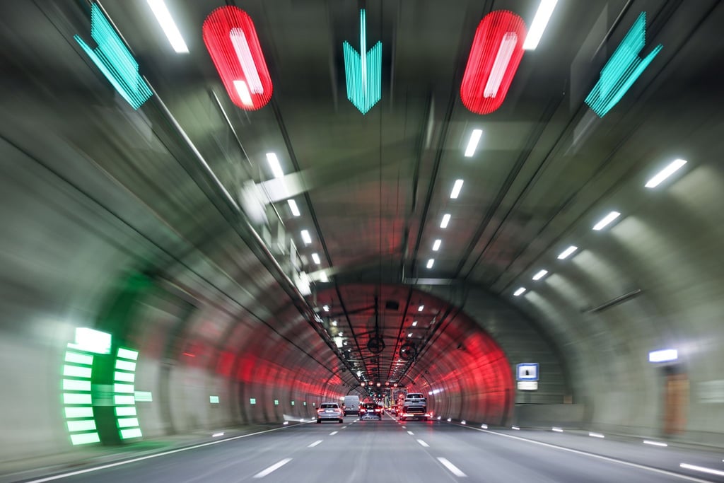 Feuerwehrleute proben den Ernstfall im Tunnel in Berlin. (Symbolbild)