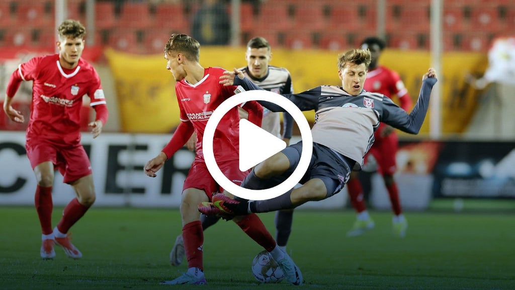 Joe Joe Richardson (r.) war einer von vielen HFC-Spielern, die sich den Schneid abkaufen ließen.