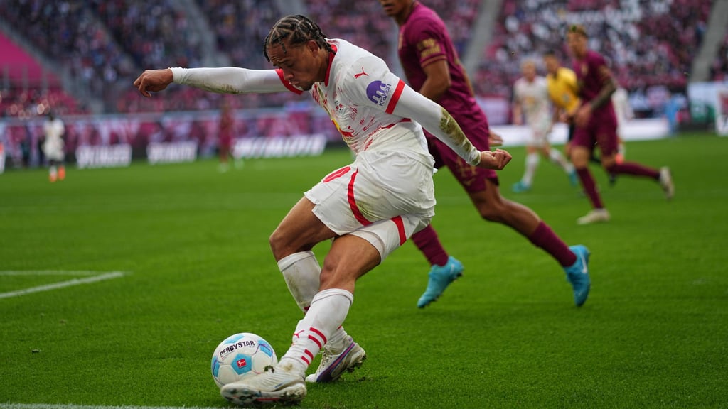 Jetzt klappt sogar der Rabona: Xavi Simons.