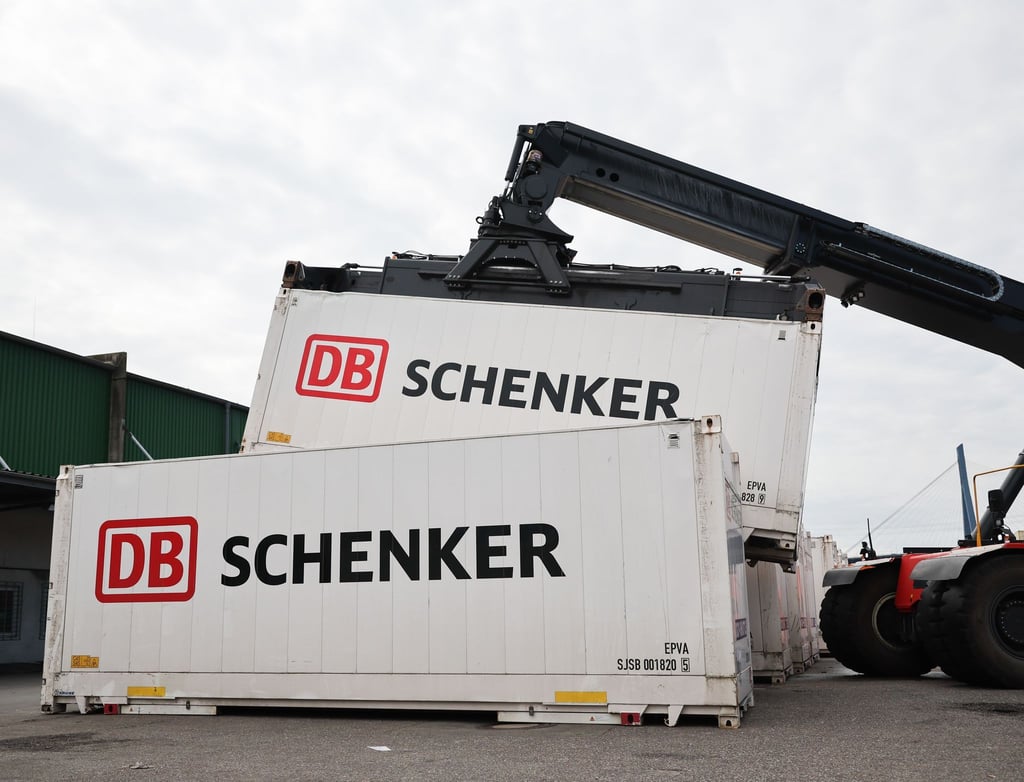 Der Verkauf von DB Schenker schien eigentlich sicher - doch jetzt will sich die EVG im letzten Moment dagegen stellen. (Archivbild)